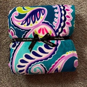 Vera Bradley Waikiki Paisley blanket New!